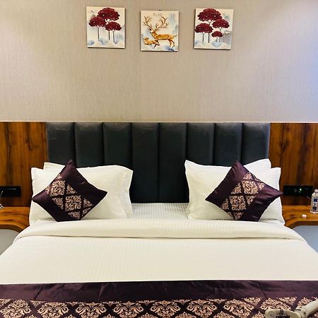 Hotel Royal Empire Gandhinagar Exterior foto