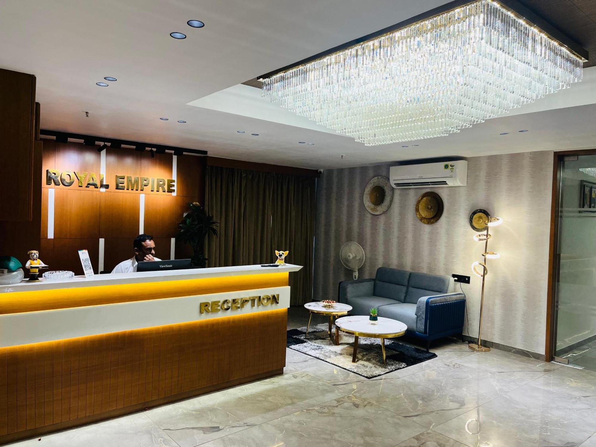Hotel Royal Empire Gandhinagar Exterior foto