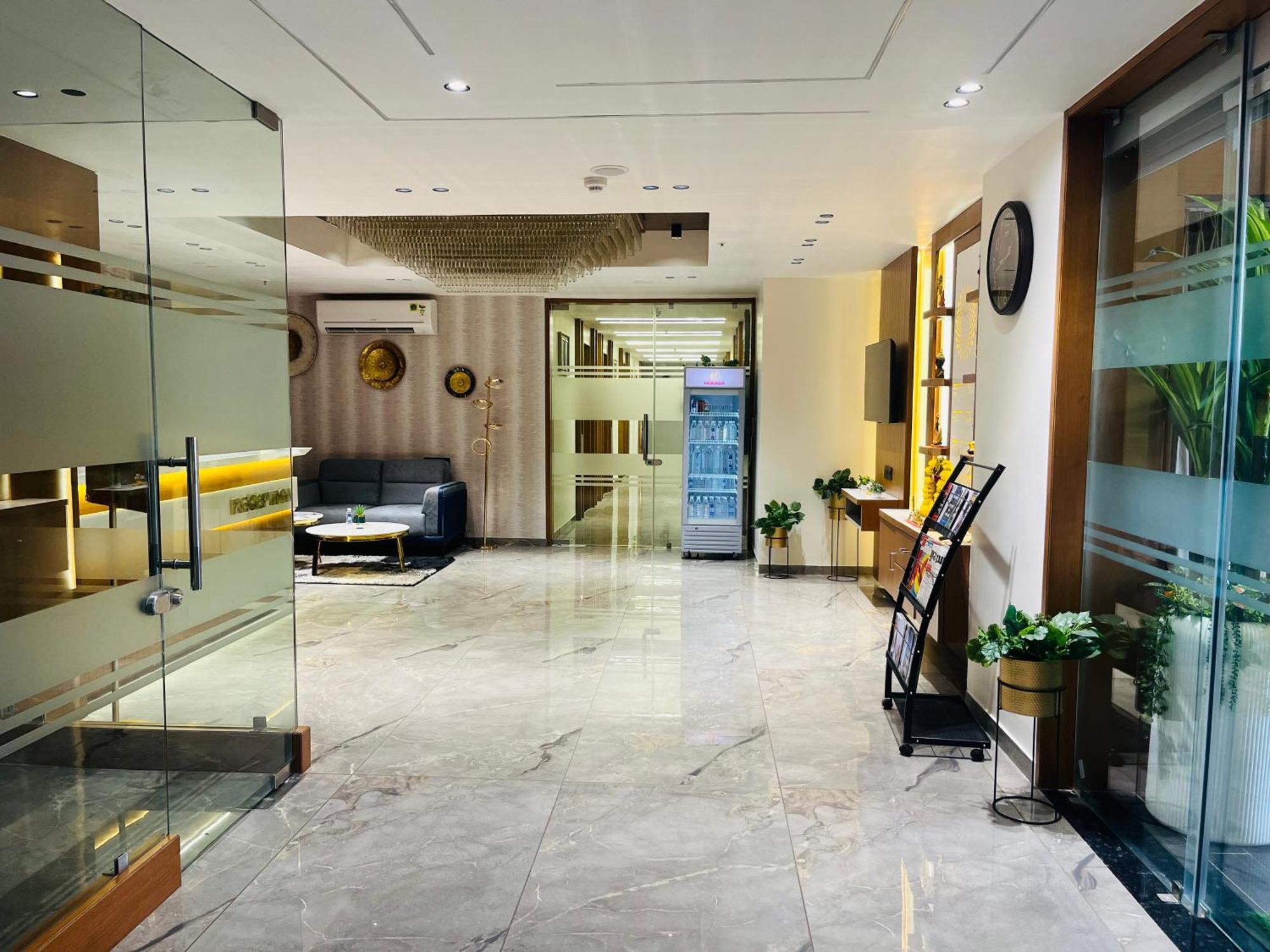 Hotel Royal Empire Gandhinagar Exterior foto