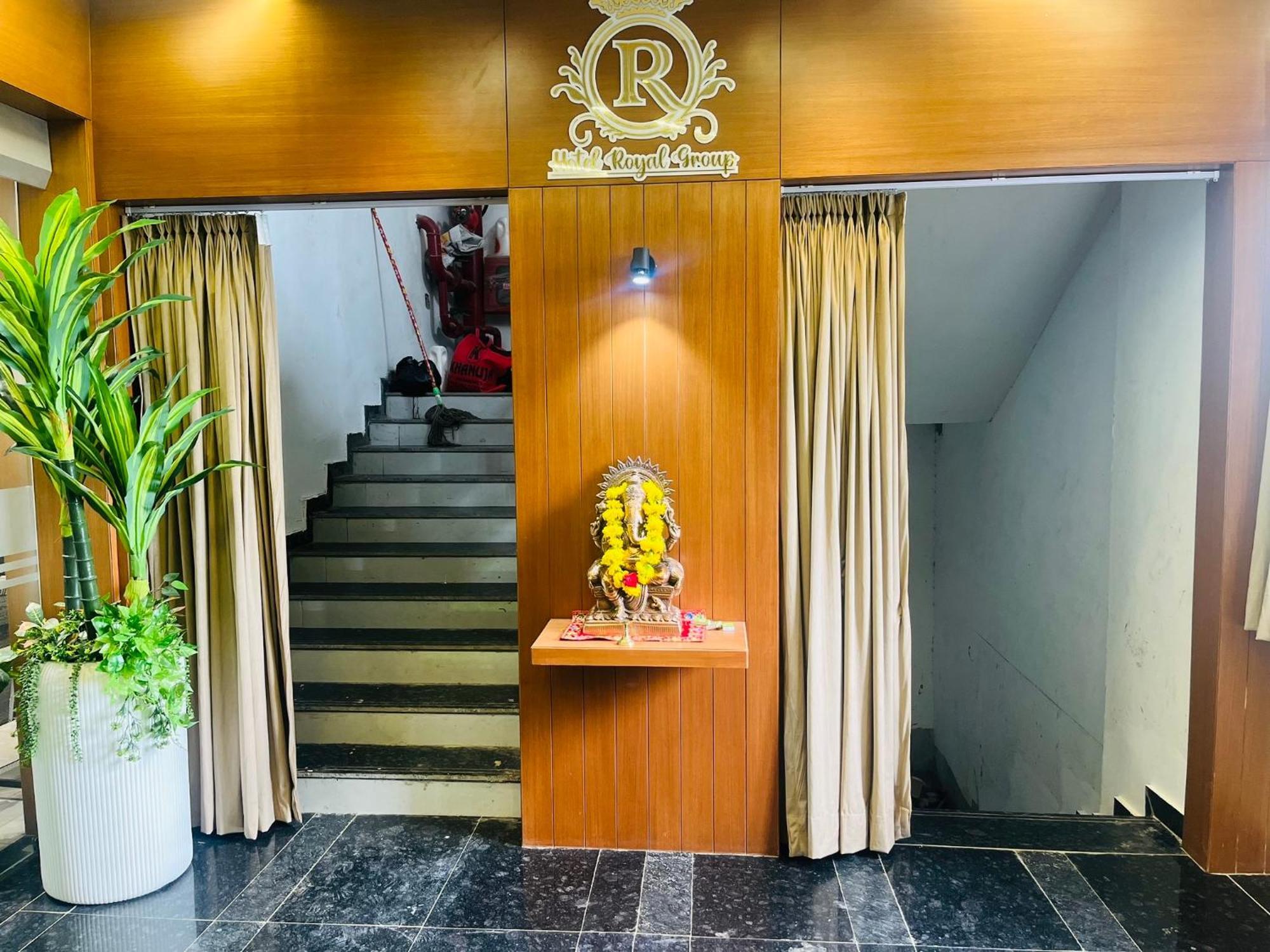 Hotel Royal Empire Gandhinagar Exterior foto